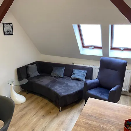 Apartment Wieko Leibnizstr. H1, Dg Rechts *
