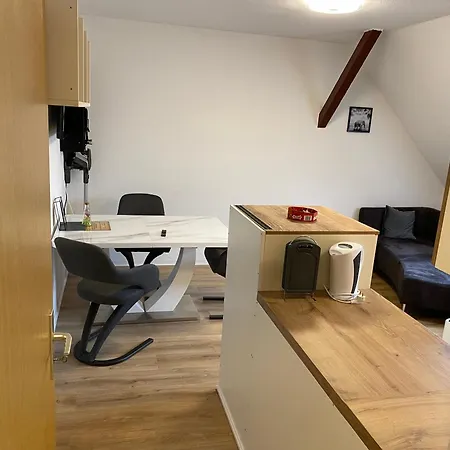 Апартаменты Wieko Leibnizstr. H1, Dg Rechts